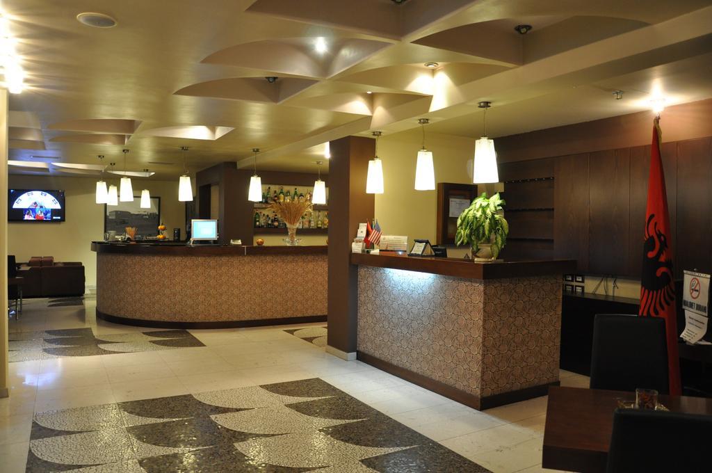 Hotel Ambasador Vlorë Exteriér fotografie