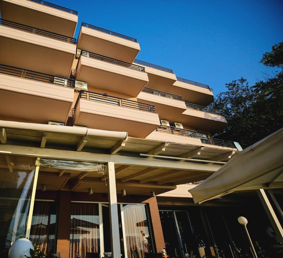 Hotel Ambasador Vlorë Exteriér fotografie